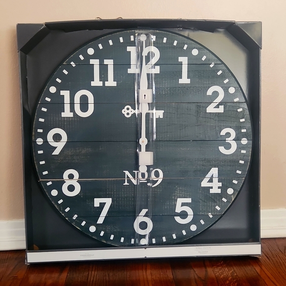 Wall Clock - Picture 1 of 3
